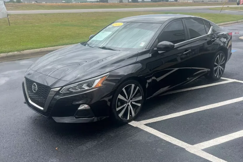 2021 Nissan Altima 2.5 SR photo 1