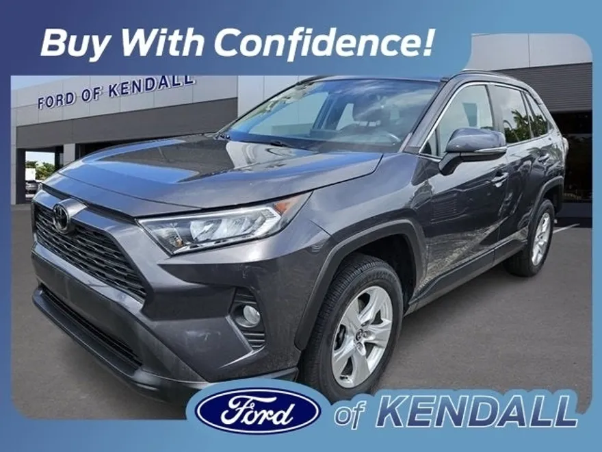 2021 Toyota RAV4 XLE photo 1
