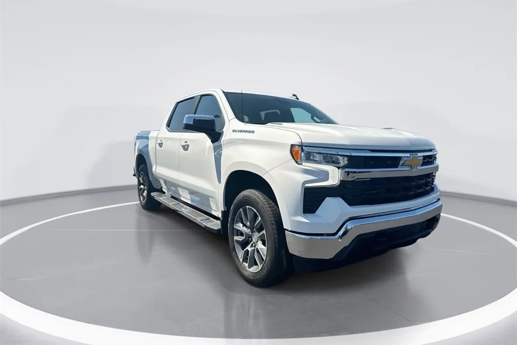 2026 Chevrolet Silverado 1500 LT photo 1
