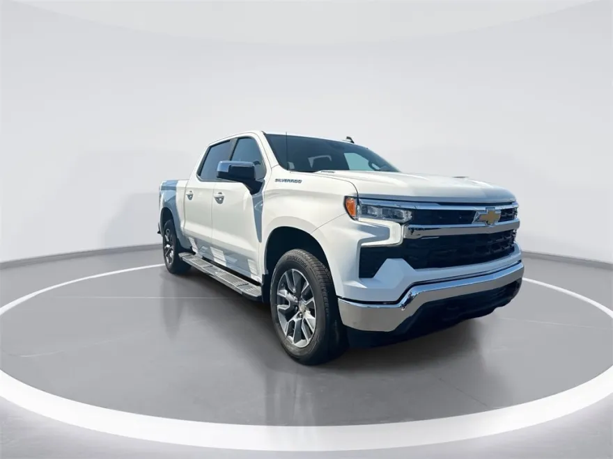 2026 Chevrolet Silverado 1500 LT photo 1