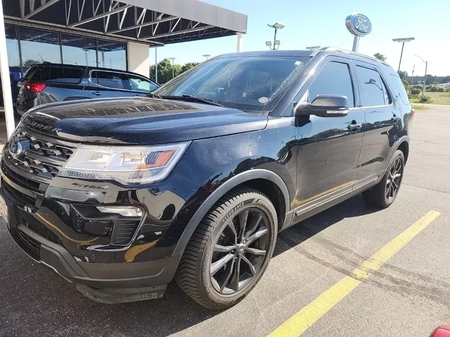 2019 Ford Explorer XLT photo 1
