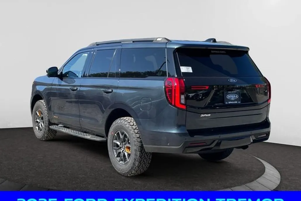 2025 Ford Expedition photo 1