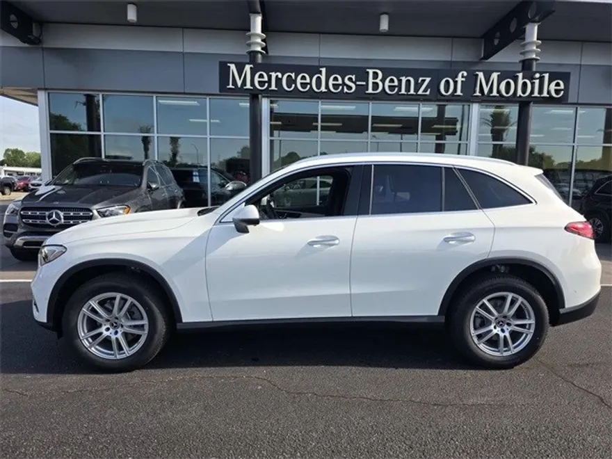 2025 Mercedes Benz GLC 300 4MATIC photo 1