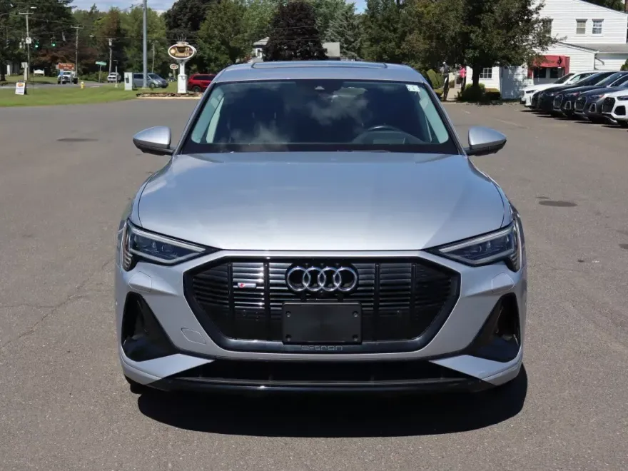2021 Audi e-tron Sportback Prestige photo 1