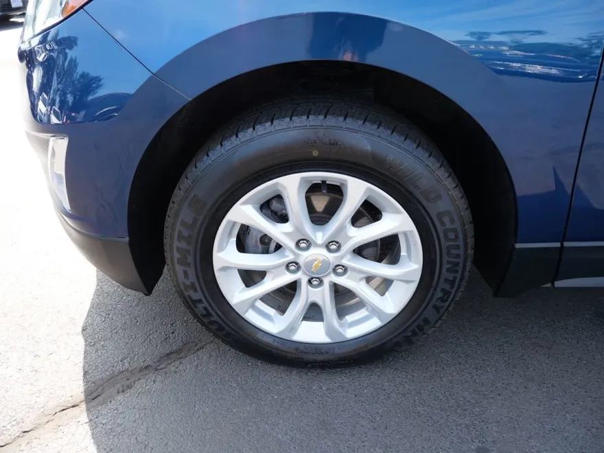 2019 Chevrolet Equinox LT photo 1