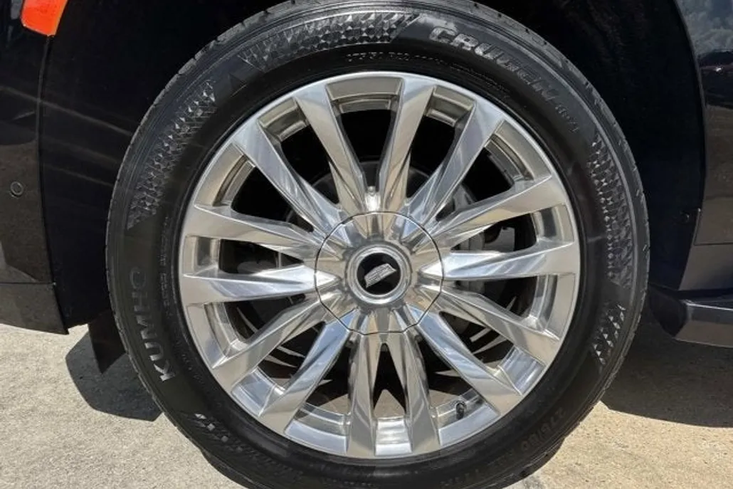 2023 Cadillac Escalade ESV Premium Luxury photo 1