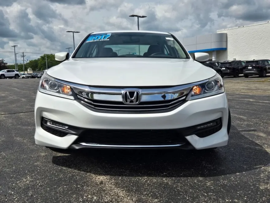 2017 Honda Accord LX photo 1
