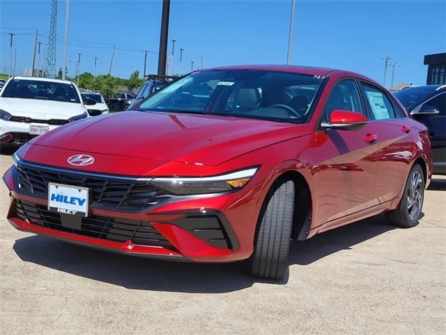 2025 Hyundai Elantra Limited photo 1