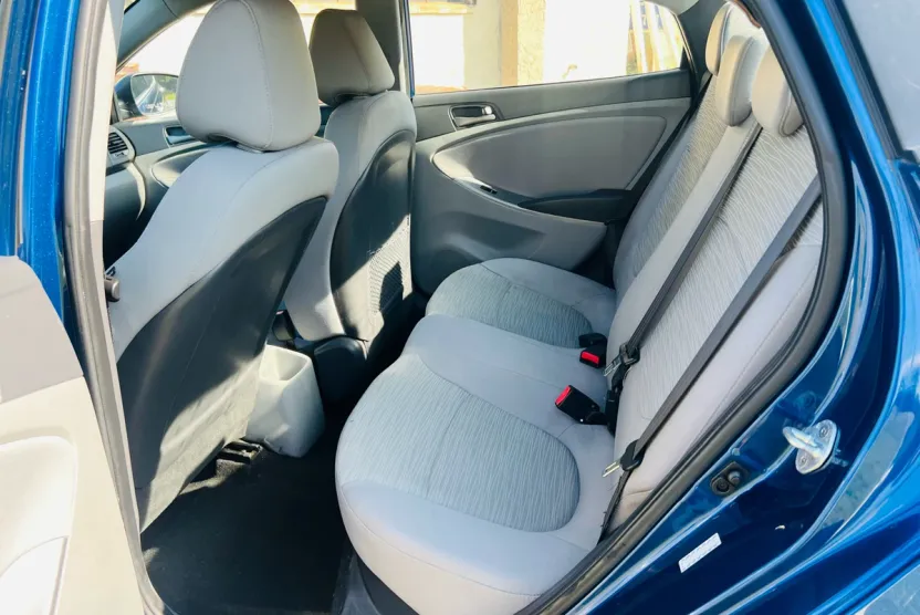2016 Hyundai Accent SE photo 1