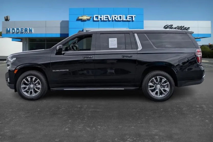 2024 Chevrolet Suburban LS photo 1