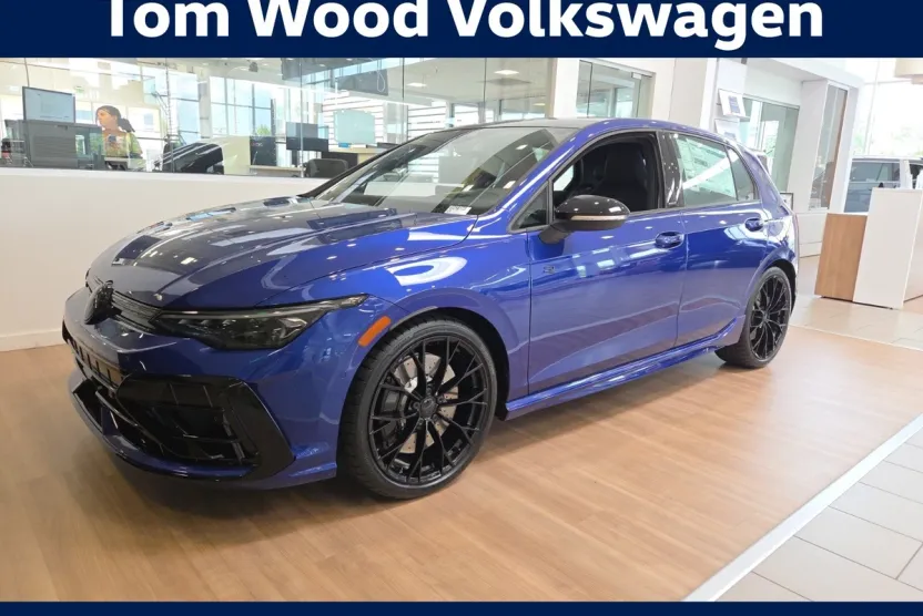 2025 Volkswagen Golf R photo 1