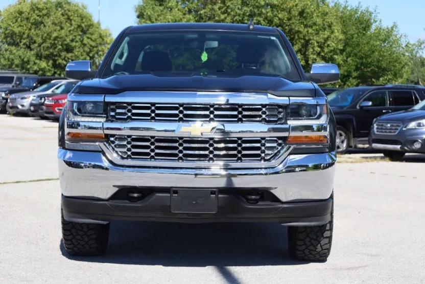 2019 Chevrolet Silverado 1500 LT photo 1