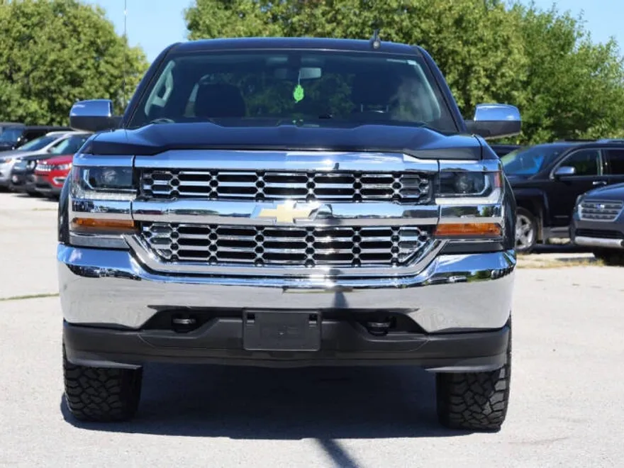 2019 Chevrolet Silverado 1500 LT photo 1