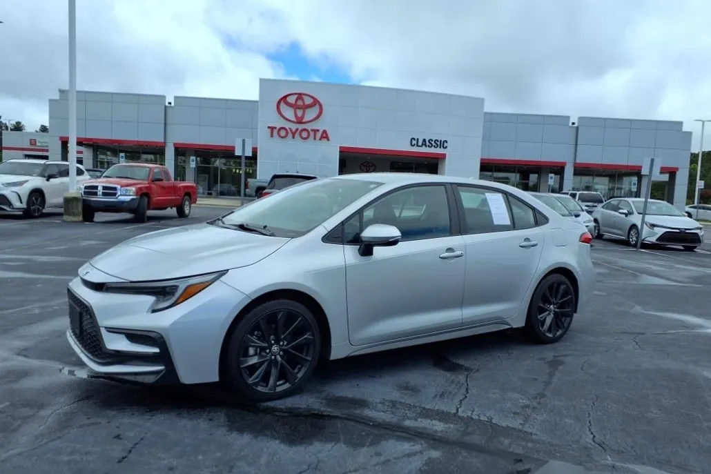 2024 Toyota Corolla SE photo 1