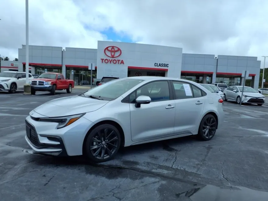 2024 Toyota Corolla SE photo 1