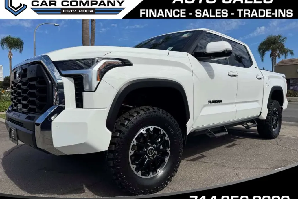 2024 Toyota Tundra SR5 TRD photo 1