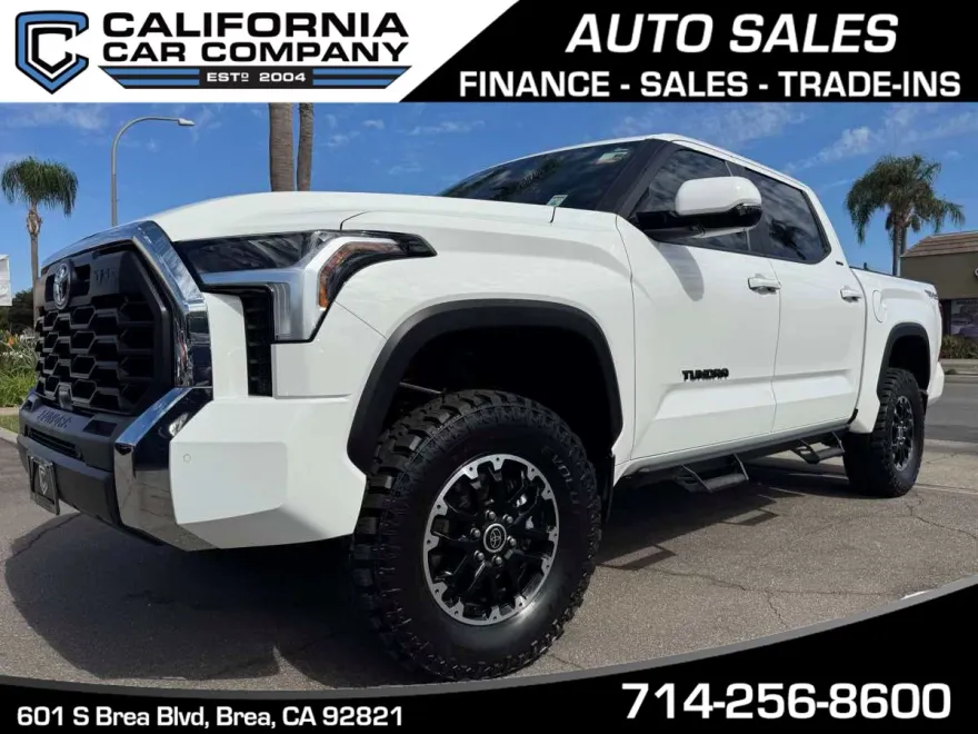 2024 Toyota Tundra SR5 TRD photo 1