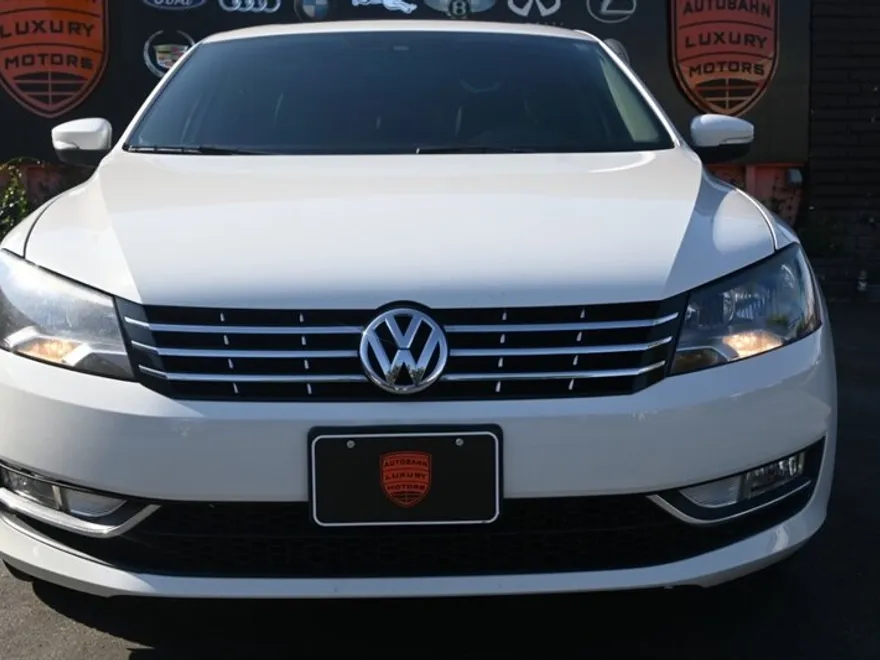 2014 Volkswagen Passat TDI SEL Premium photo 1