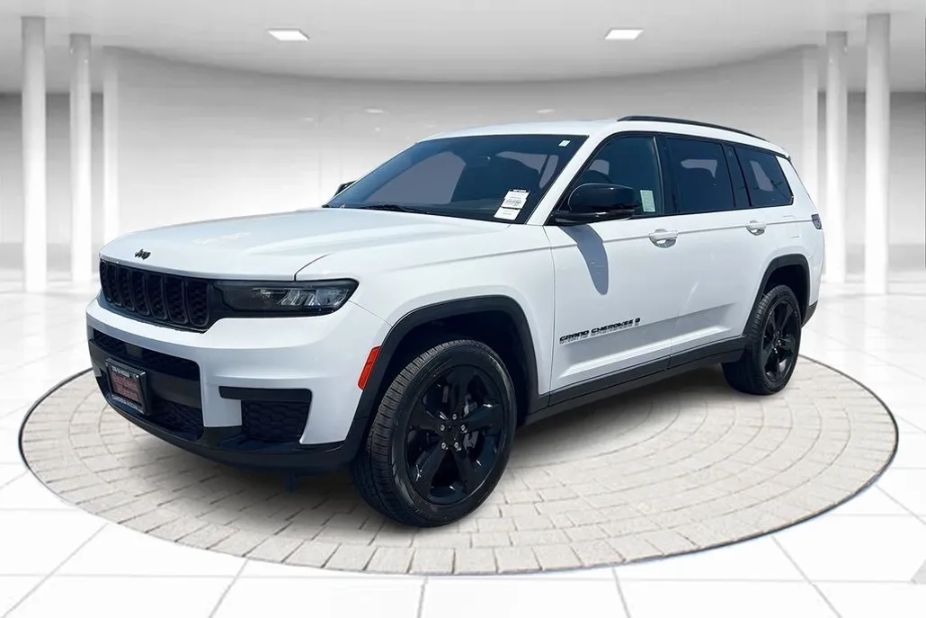2021 Jeep Grand Cherokee Altitude photo 1