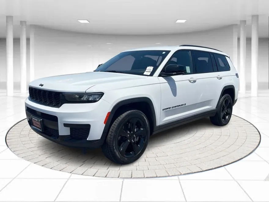 2021 Jeep Grand Cherokee Altitude photo 1