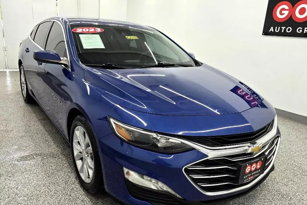 2023 Chevrolet Malibu 1LT photo 1