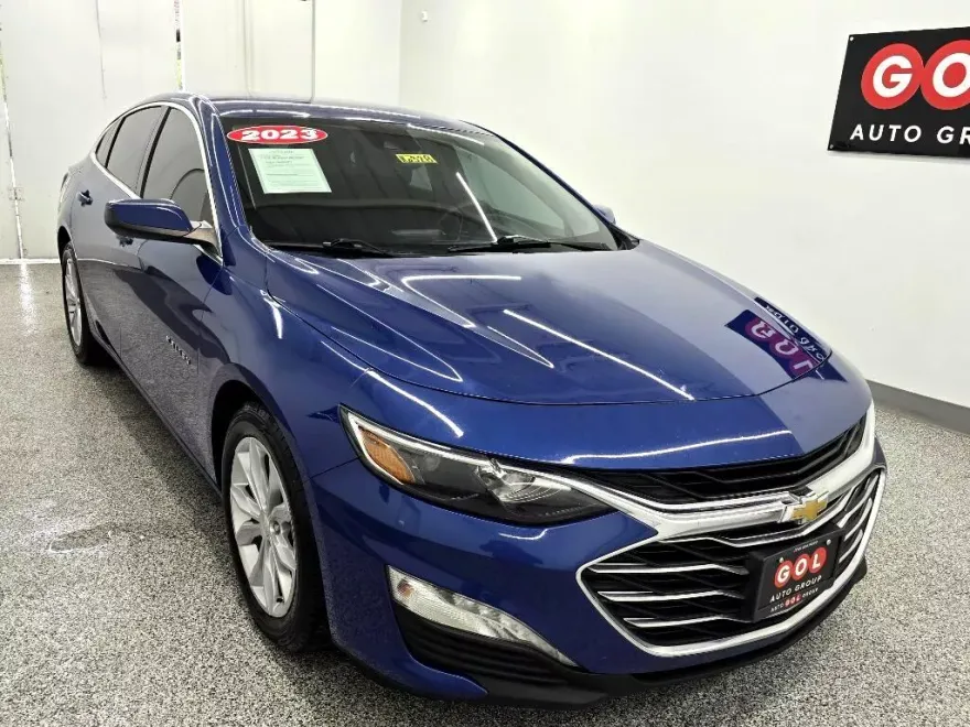 2023 Chevrolet Malibu 1LT photo 1