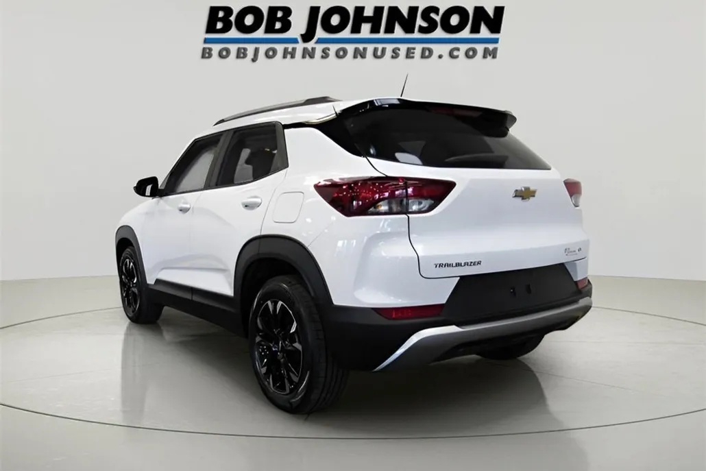 2023 Chevrolet Trailblazer LT photo 1