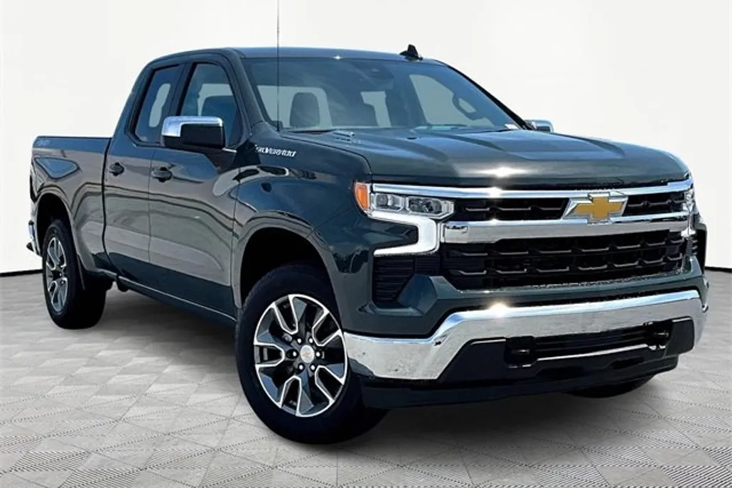 2026 Chevrolet Silverado 1500 LT photo 1