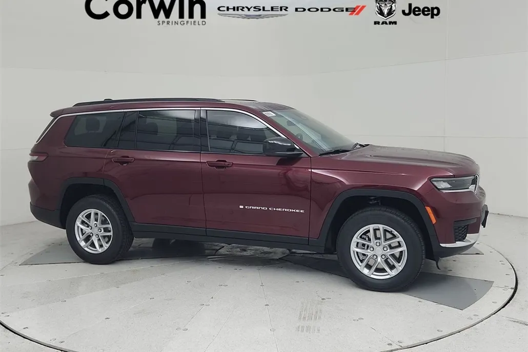 2025 Jeep Grand Cherokee Laredo photo 1