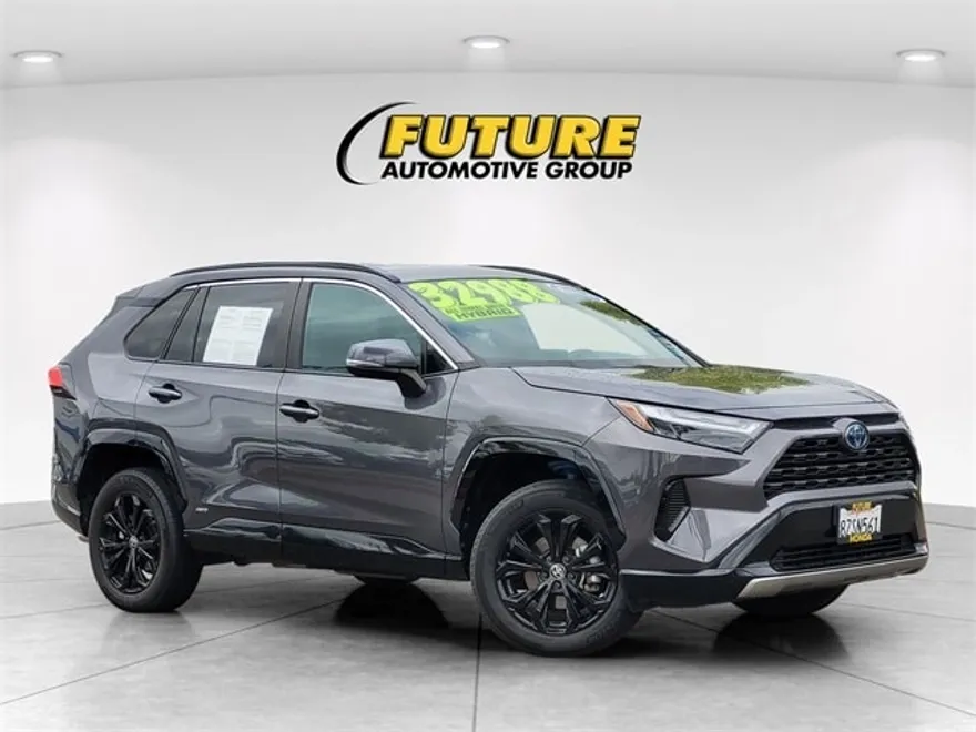 2022 Toyota RAV4 Hybrid SE photo 1
