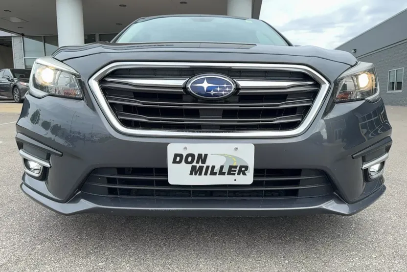 2018 Subaru Legacy Premium photo 1