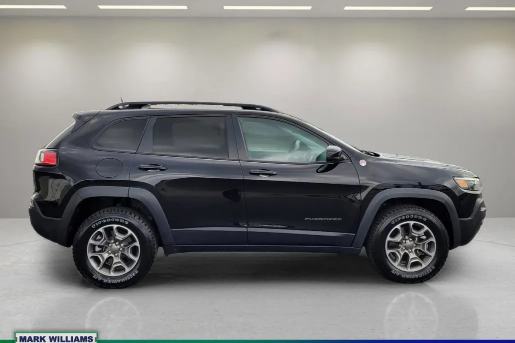 2022 Jeep Cherokee Trailhawk photo 1