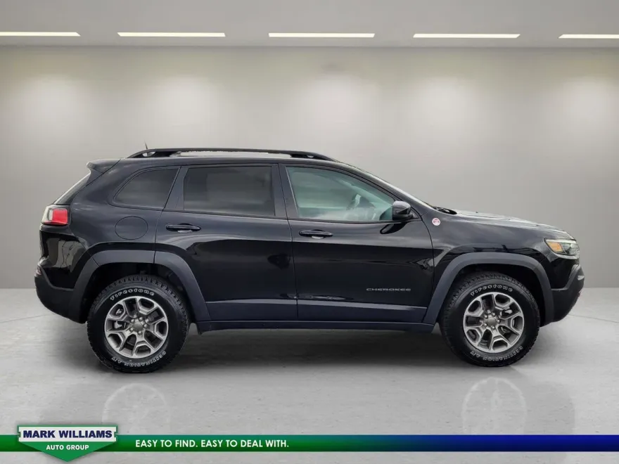 2022 Jeep Cherokee Trailhawk photo 1