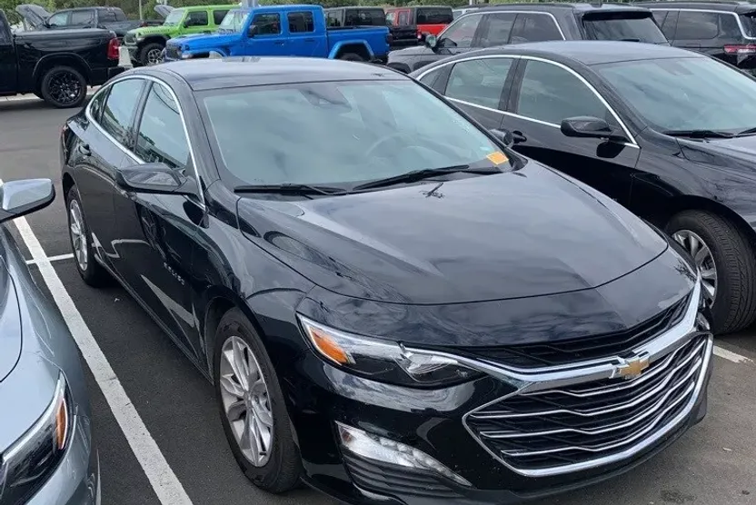2024 Chevrolet Malibu 1LT photo 1