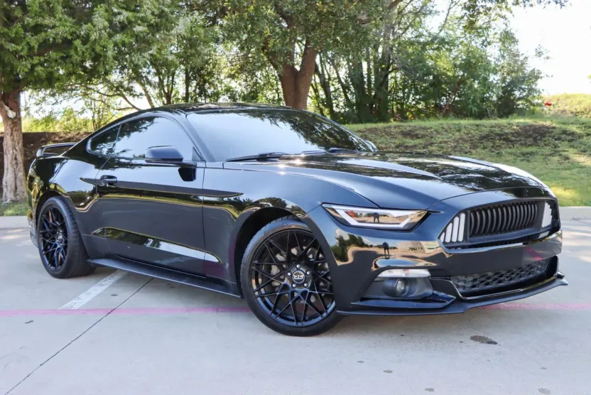 2016 Ford Mustang EcoBoost Premium photo 1