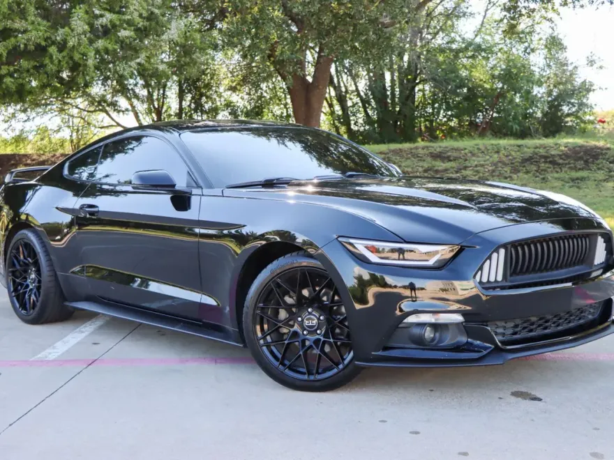 2016 Ford Mustang EcoBoost Premium photo 1
