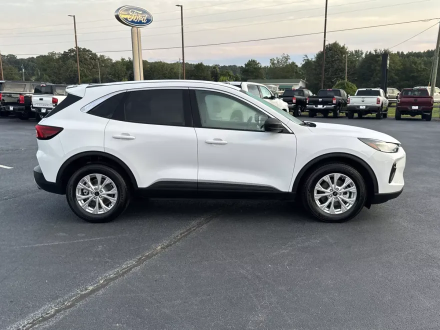 2024 Ford Escape Active photo 1