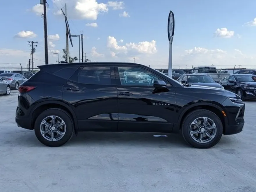 2024 Chevrolet Blazer 2LT photo 1