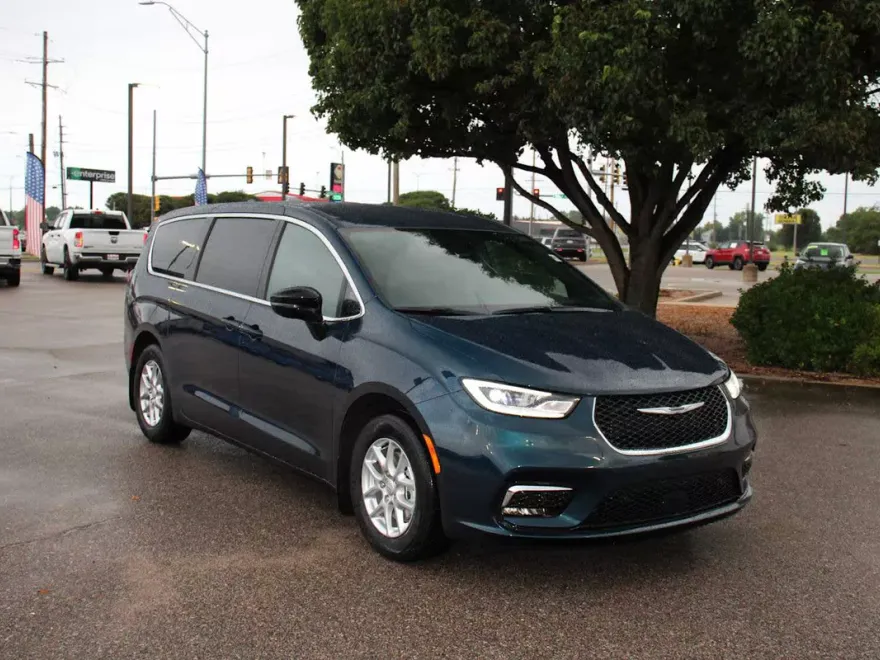 2025 Chrysler Pacifica photo 1