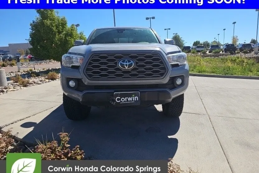 2020 Toyota Tacoma TRD Off-Road photo 1
