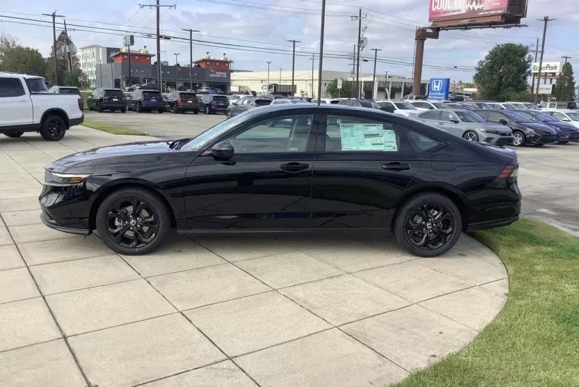 2025 Honda Accord SE photo 1