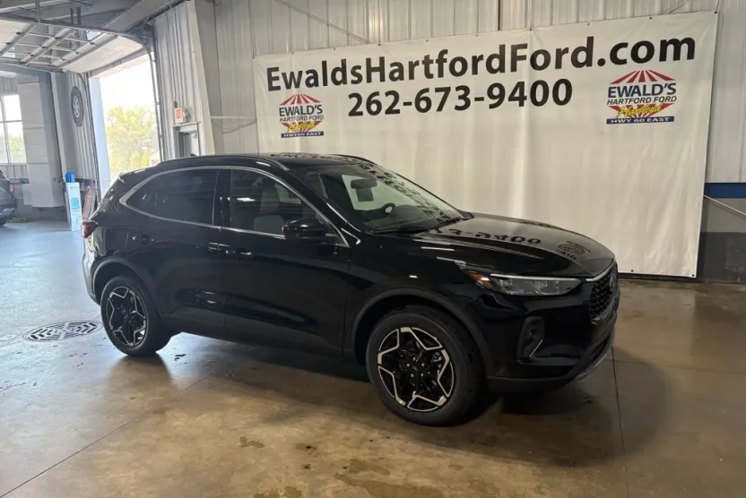 2025 Ford Escape Platinum photo 1