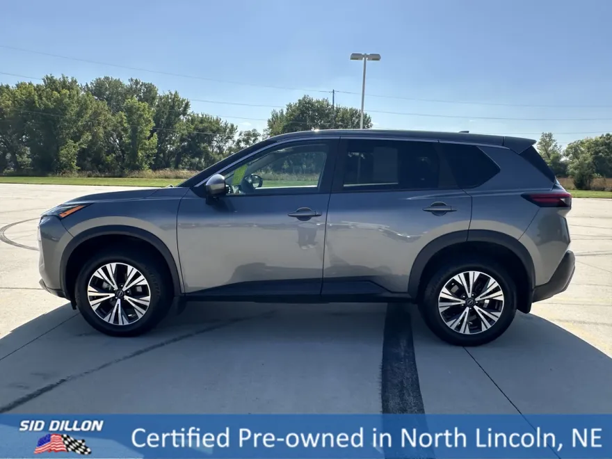 2023 Nissan Rogue SV photo 1