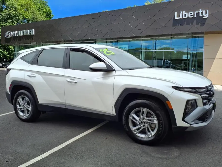 2025 Hyundai Tucson SE photo 1