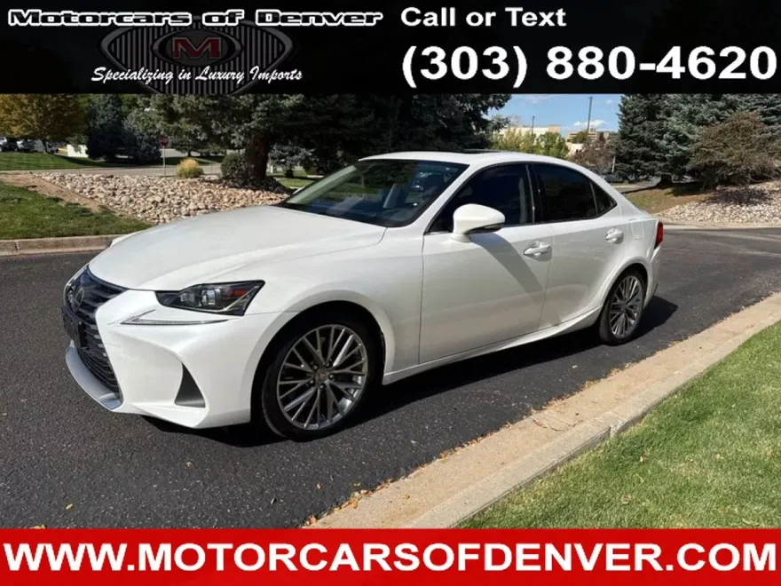2017 Lexus IS 300 photo 1
