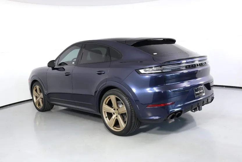 2024 Porsche Cayenne S Coupe photo 1