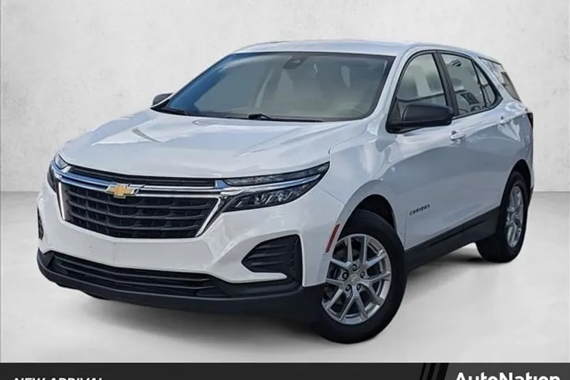 2023 Chevrolet Equinox LS photo 1
