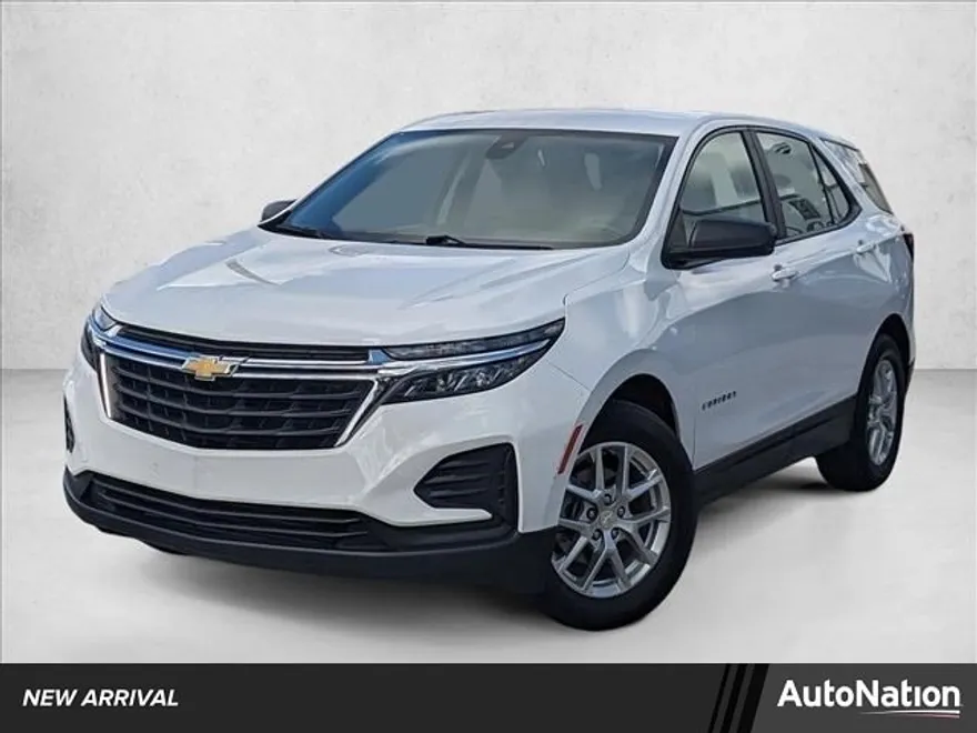2023 Chevrolet Equinox LS photo 1