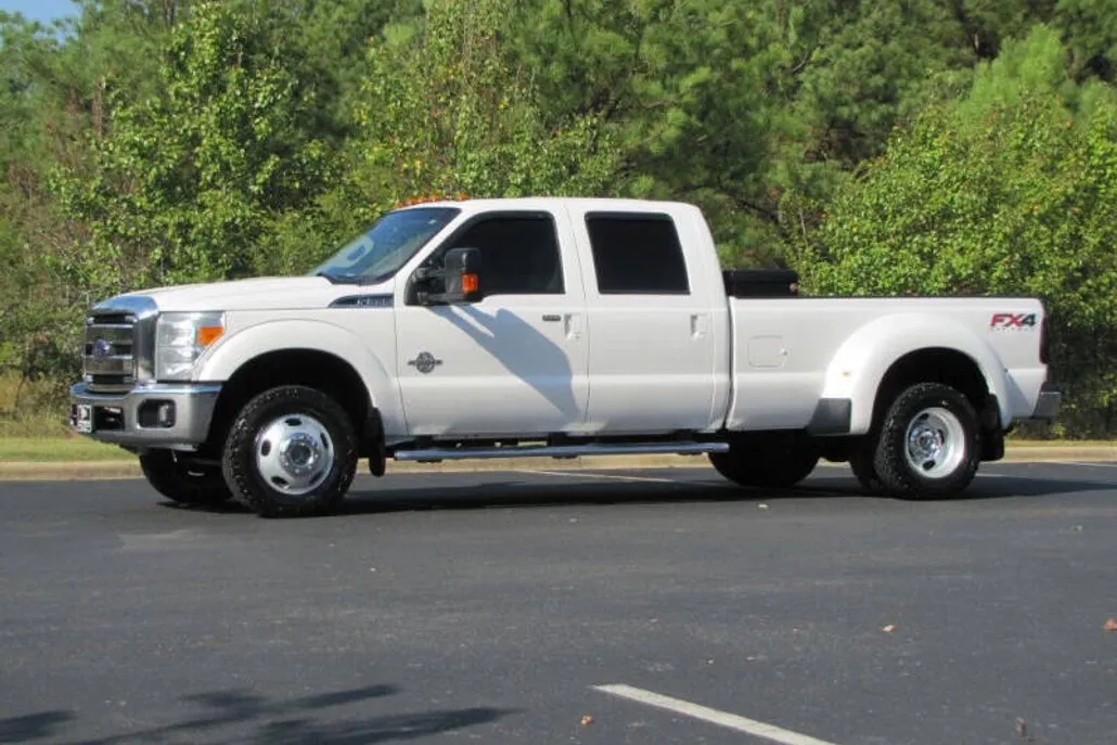 2016 Ford F-350 Lariat photo 1