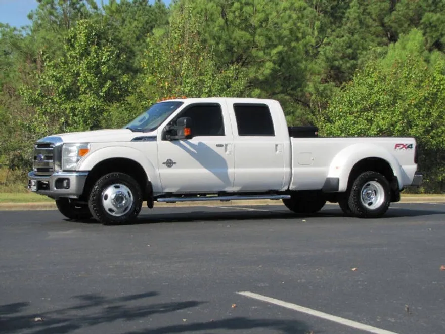 2016 Ford F-350 Lariat photo 1